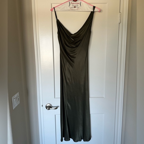 Leave Her Wilder Ricky Gown | Khaki | US 4 - Picture 7 of 10